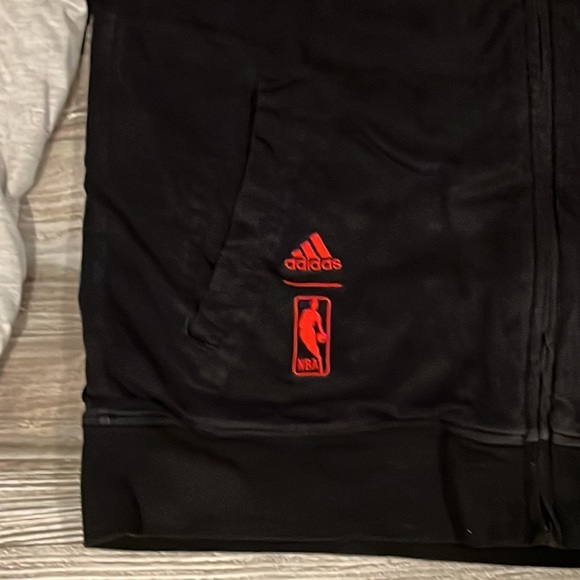 Adidas Washed Jacket NBA Chicago Bulls Men Size M Basketball Full Zip Sweater - Picture 2 of 8